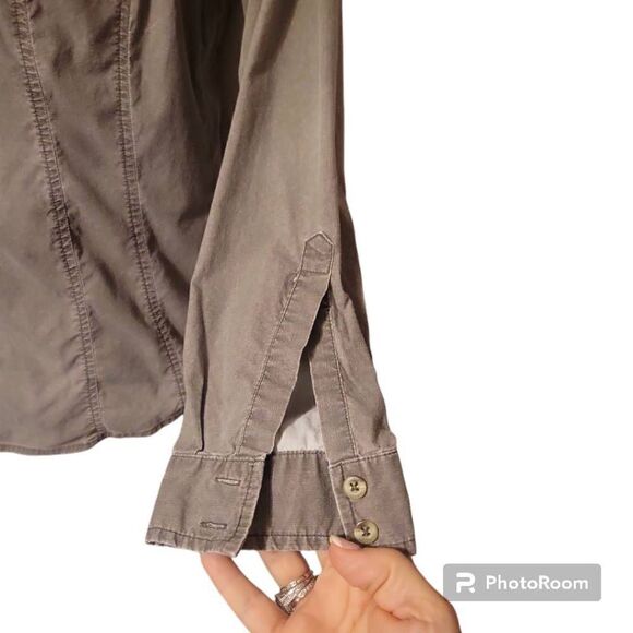 Columbia Women's Size Medium Button Down - Picture 2 of 4